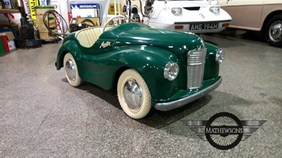 Lot 129 - 1958 AUSTIN J40 PEDAL CAR