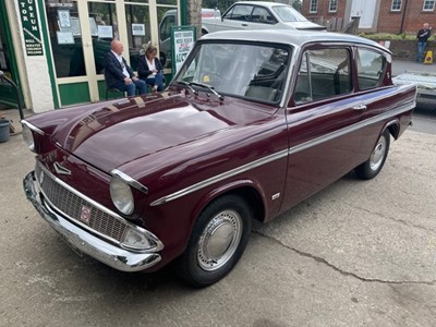 Lot 305 - 1964 FORD ANGLIA SUPER