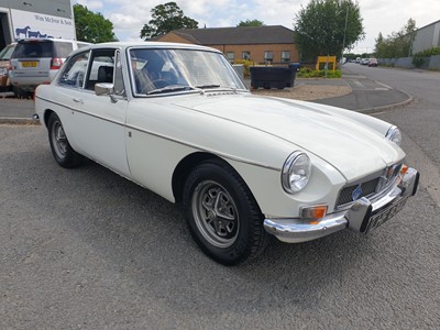 Lot 308 - 1972 MG B GT