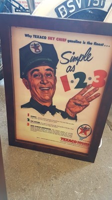 Lot 31 - 123 TEXACO LIGHTBOX