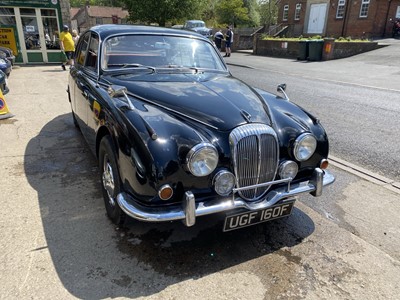 Lot 314 - 1968 DAIMLER V8 250