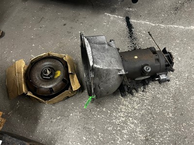 Lot 185 - GEARBOX & TORQUE CONVERTER