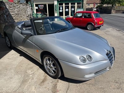 Lot 365 - 2004 ALFA ROMEO SPIDER JTS LUSSO