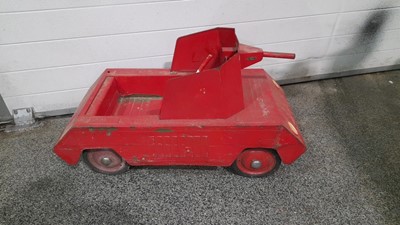 Lot 283 - TRIANG TANK