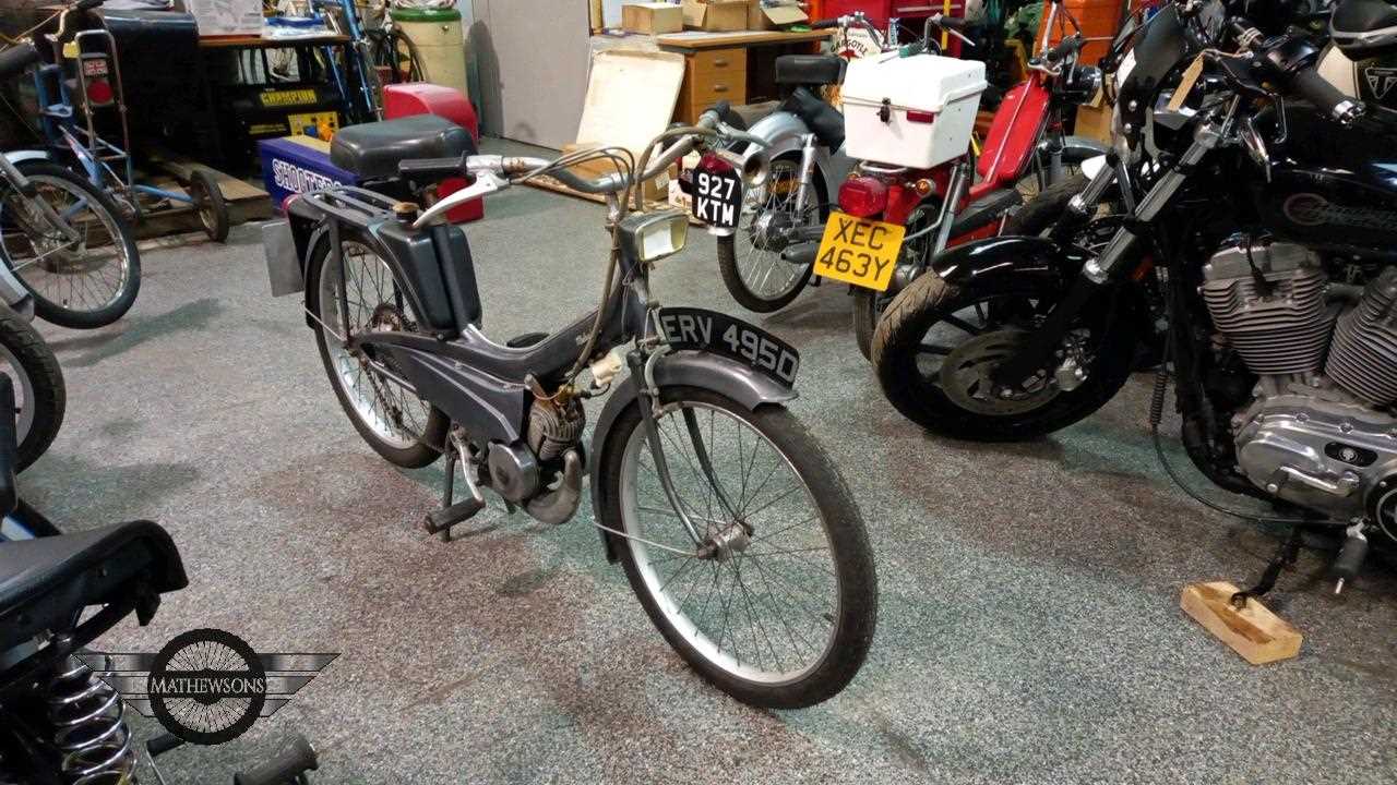 Lot 560 - 1966 MOBYLETTE MOPED