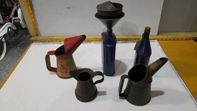 Lot 113 - BOX OF JUGS