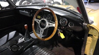 Lot 20 - 1976 MG B