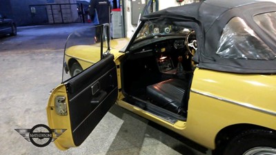 Lot 20 - 1976 MG B