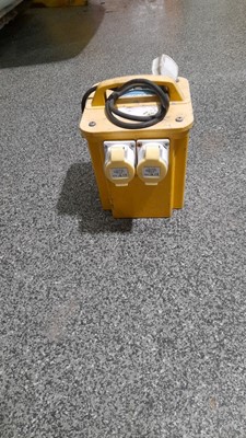 Lot 93 - 110V TRANSFORMER