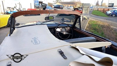 Lot 44 - 1969  DAIMLER V8 250