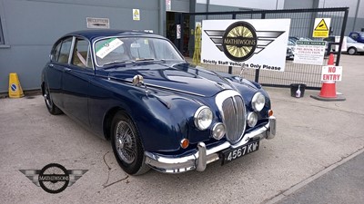 Lot 46 - 1963 DAIMLER V8 250