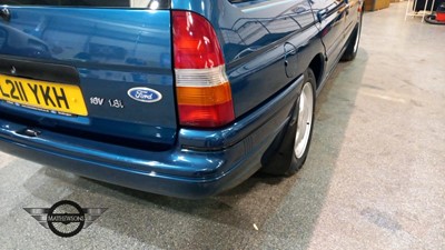 Lot 240 - 1994 FORD ESCORT SI