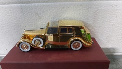 Lot 367 - CORGI 1937 24 CARAT GOLD PLATED ROLLS ROYCE DE VILLE MODEL